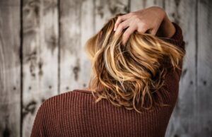 Tout ce que vous devez savoir sur les pertes marron et les pertes vaginales les pertes marron