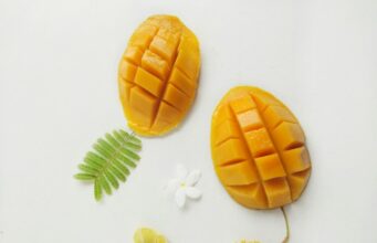 Comment réussir à planter un noyau de mangue chez soi planter un noyau de mangue