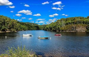 Les plus beaux lacs autour de moi : partez à la découverte des écrins de verdure beaux lacs